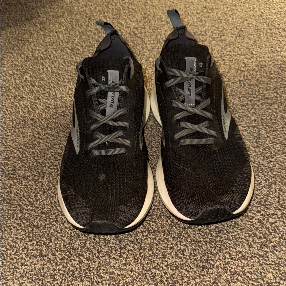 Black Brooks Levitate Men's Shoes
